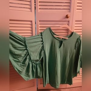 Umgee green flare sleeved top